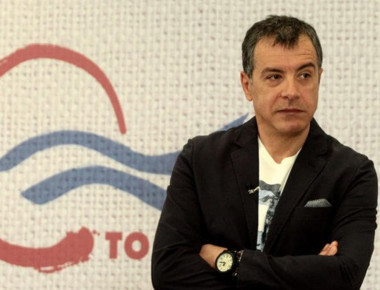 Σ.Θεοδωράκης: «Ήταν ωραία η Ζωή, η φωνή της, το βλέμμα της, η σιγουριά της, το μυαλό της» (φωτό)